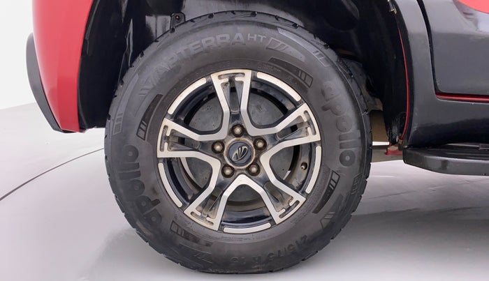 2017 Mahindra TUV300 T8, Diesel, Manual, 30,962 km, Right Rear Wheel