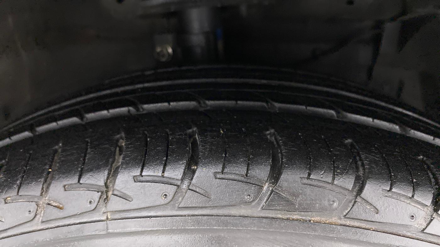 2022 Maruti Ciaz DELTA 1.5 SHVS MT PETROL, Petrol, Manual, 39,846 km, Right Front Tyre Tread