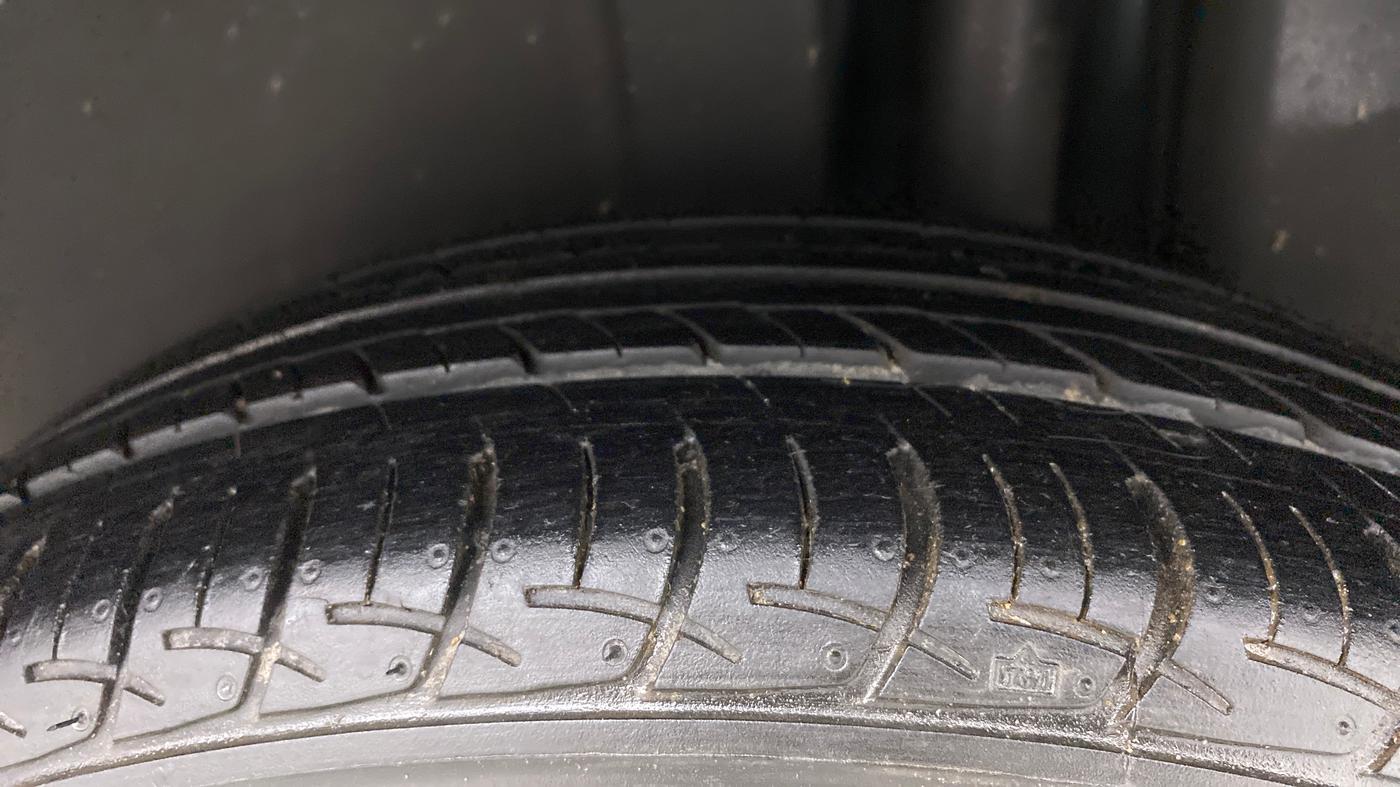 2022 Maruti Ciaz DELTA 1.5 SHVS MT PETROL, Petrol, Manual, 39,846 km, Left Rear Tyre Tread
