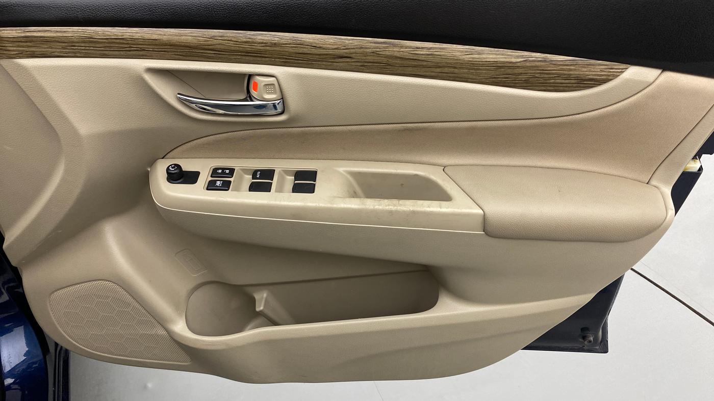 2022 Maruti Ciaz DELTA 1.5 SHVS MT PETROL, Petrol, Manual, 39,846 km, Driver Side Door Panels Control