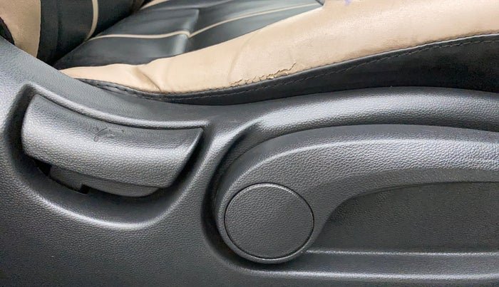 2016 Hyundai Creta SX PLUS 1.6 PETROL, Petrol, Manual, 64,183 km, Driver Side Adjustment Panel