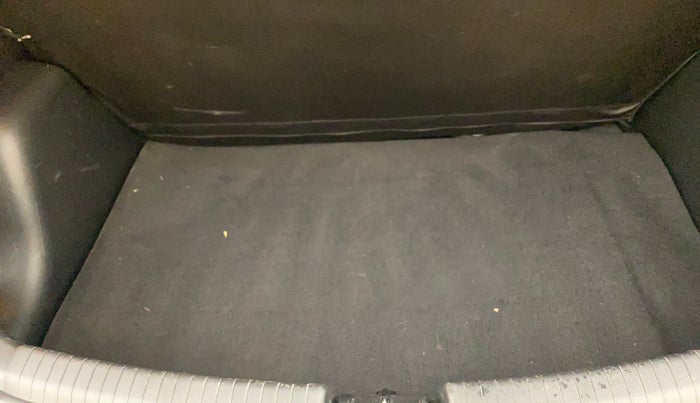 2016 Hyundai Grand i10 ASTA 1.2 KAPPA VTVT, Petrol, Manual, 60,771 km, Boot Inside