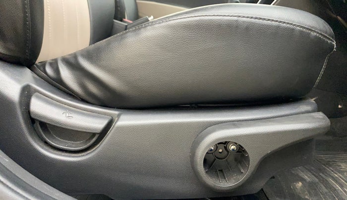 2016 Hyundai Grand i10 ASTA 1.2 KAPPA VTVT, Petrol, Manual, 60,771 km, Driver Side Adjustment Panel