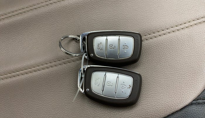 2016 Hyundai Grand i10 ASTA 1.2 KAPPA VTVT, Petrol, Manual, 60,771 km, Key Close Up