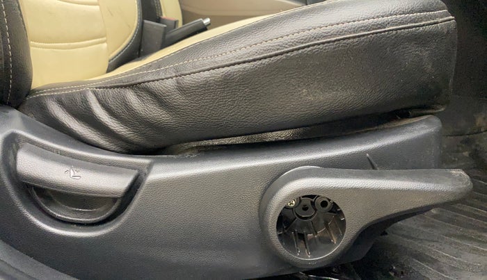 2015 Hyundai Xcent S (O) 1.2, Petrol, Manual, 90,590 km, Driver Side Adjustment Panel