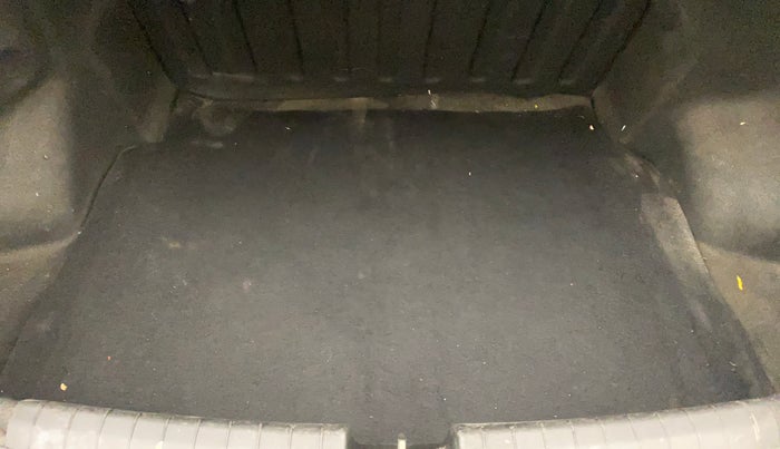 2015 Hyundai Xcent S (O) 1.2, Petrol, Manual, 90,590 km, Boot Inside