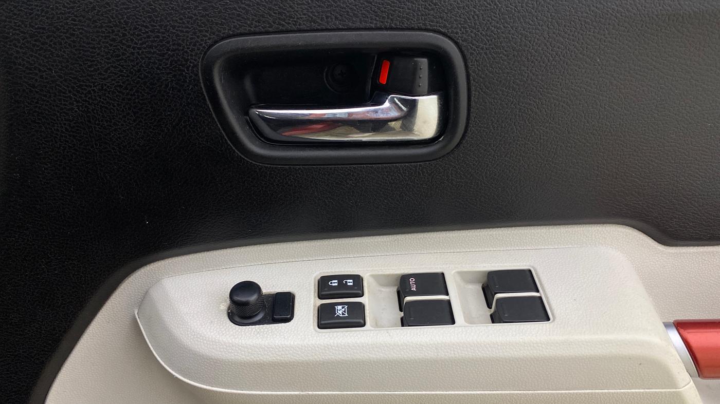2017 Maruti IGNIS ZETA 1.2 AMT, Petrol, Automatic, 1,29,256 km, Driver Side Door Panels Control
