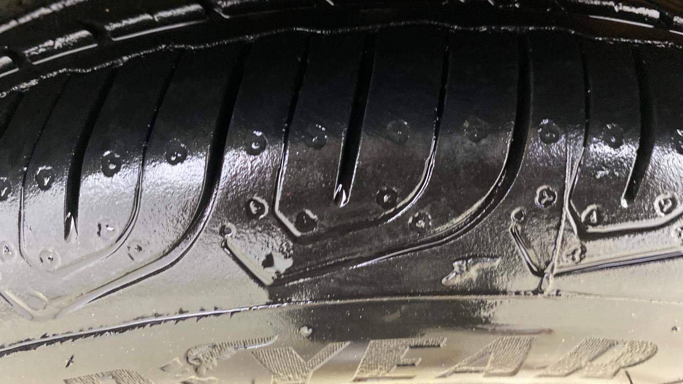 2017 Maruti IGNIS ZETA 1.2 AMT, Petrol, Automatic, 1,29,256 km, Left Front Tyre Tread