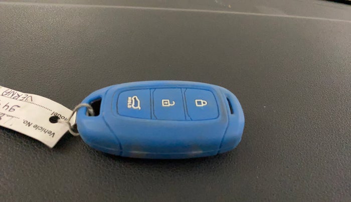 2019 Hyundai Verna 1.6 VTVT SX, Petrol, Manual, 16,557 km, Key Close Up