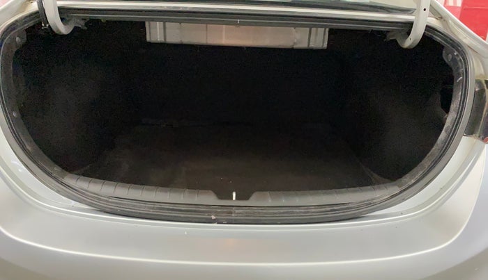 2019 Hyundai Verna 1.6 VTVT SX, Petrol, Manual, 16,557 km, Boot Inside