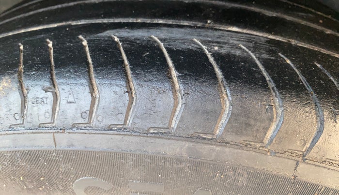 2023 Skoda KUSHAQ AMBITION 1.0L TSI MT, Petrol, Manual, 94,691 km, Right Rear Tyre Tread