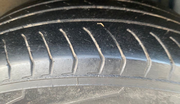 2023 Skoda KUSHAQ AMBITION 1.0L TSI MT, Petrol, Manual, 94,691 km, Left Rear Tyre Tread