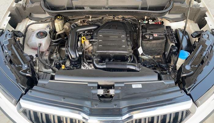2023 Skoda KUSHAQ AMBITION 1.0L TSI MT, Petrol, Manual, 94,691 km, Engine View