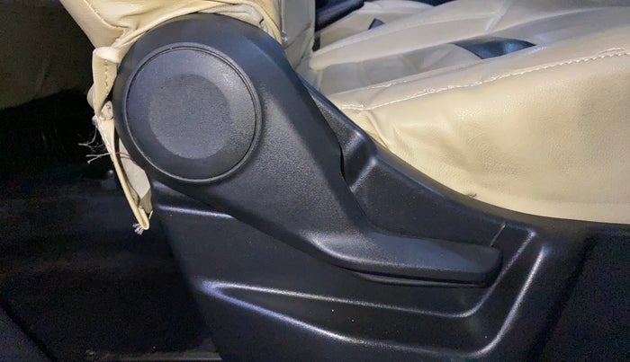 2021 Maruti New Wagon-R LXI CNG 1.0, CNG, Manual, 70,842 km, Driver Side Adjustment Panel