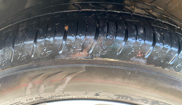 2023 KIA SONET 	 HTX 1.0 TURBO DCT, Petrol, Automatic, 39,843 km, Left Front Tyre Tread