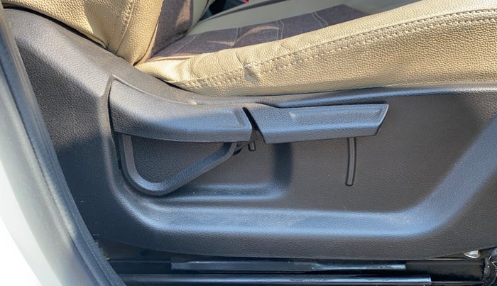 2023 KIA SONET 	 HTX 1.0 TURBO DCT, Petrol, Automatic, 39,843 km, Driver Side Adjustment Panel