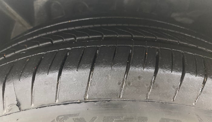 2014 Ford Ecosport TITANIUM 1.0L ECOBOOST (OPT), Petrol, Manual, 50,813 km, Left Front Tyre Tread