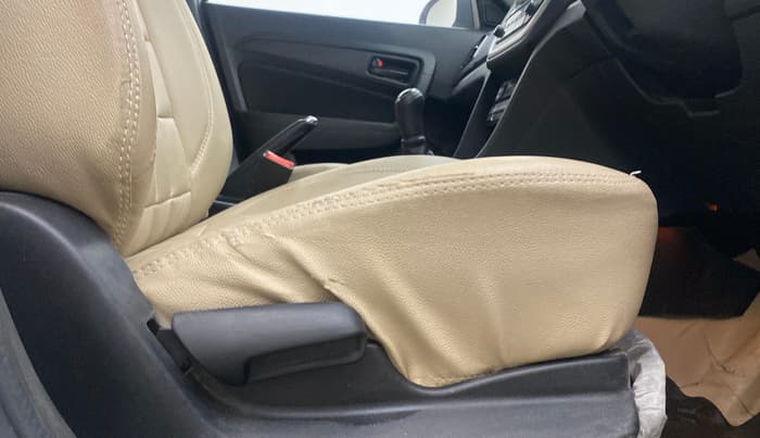 2021 Maruti Vitara Brezza VXI, Petrol, Manual, 53,123 km, Driver Side Adjustment Panel