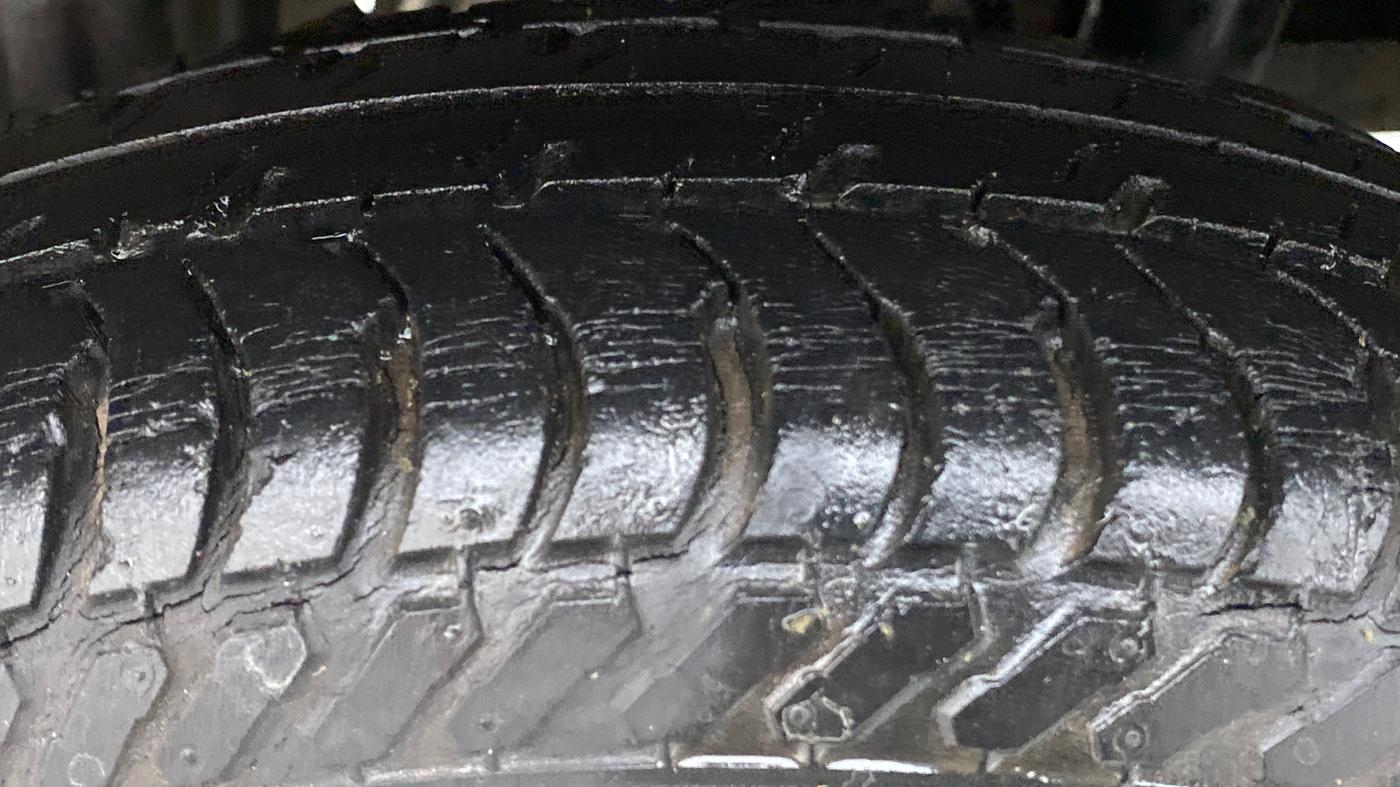 2015 Maruti Alto K10 VXI P, Petrol, Manual, 44,073 km, Right Rear Tyre Tread