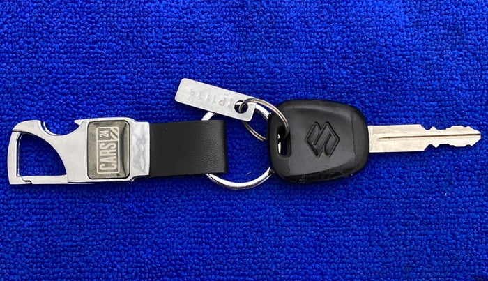 2015 Maruti Alto K10 VXI P, Petrol, Manual, 44,073 km, Key Close Up