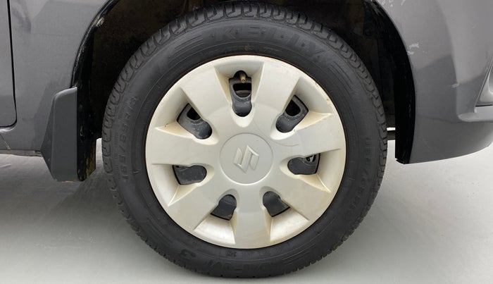 2015 Maruti Alto K10 VXI P, Petrol, Manual, 44,073 km, Right Front Wheel