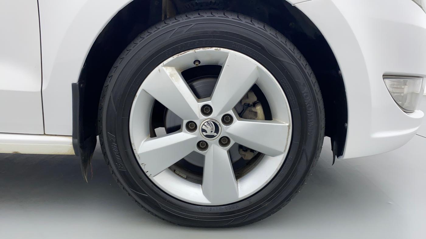 2016 Skoda Rapid 1.5 TDI AT STYLE PLUS, Diesel, Automatic, 92,419 km, Right Front Wheel