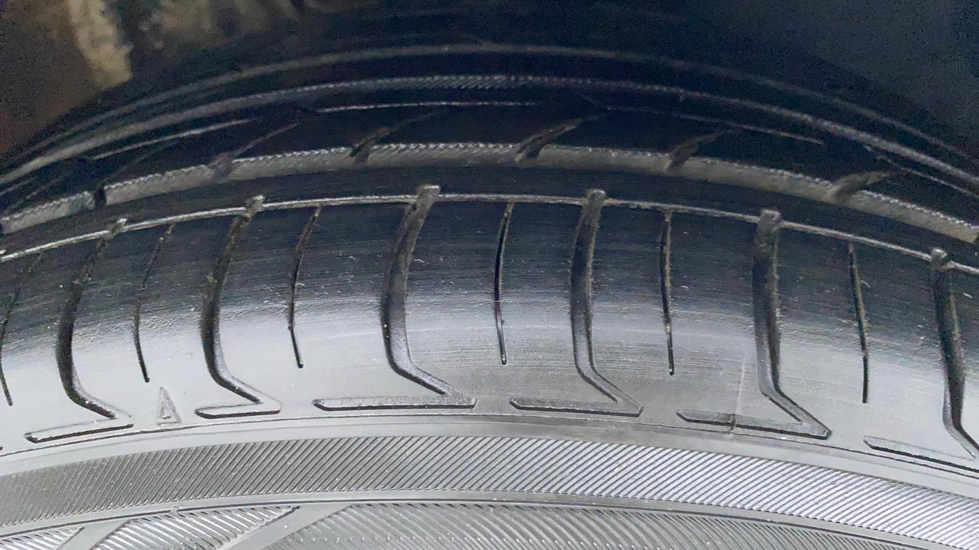 2016 Skoda Rapid 1.5 TDI AT STYLE PLUS, Diesel, Automatic, 92,419 km, Right Front Tyre Tread
