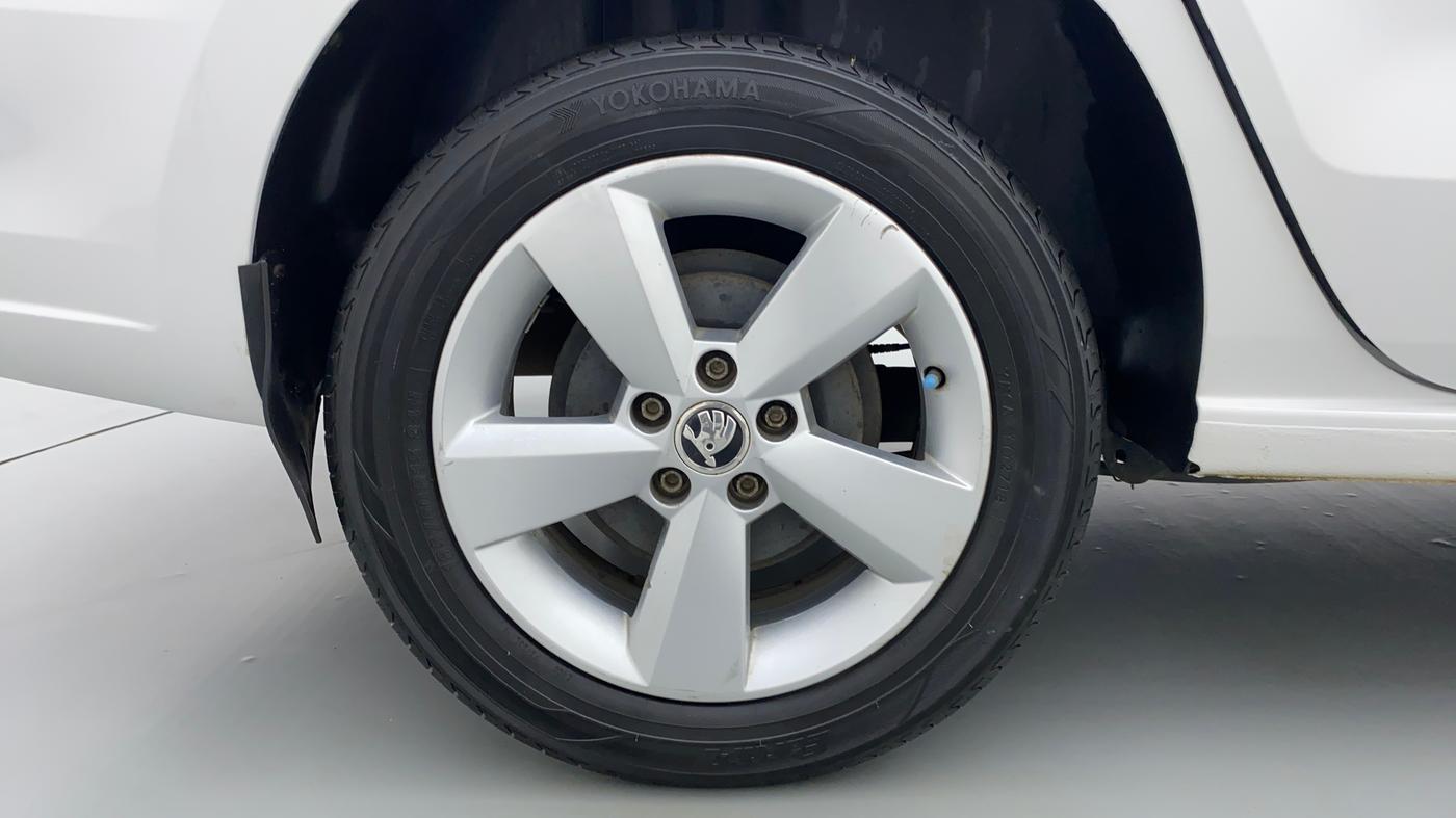 2016 Skoda Rapid 1.5 TDI AT STYLE PLUS, Diesel, Automatic, 92,419 km, Right Rear Wheel