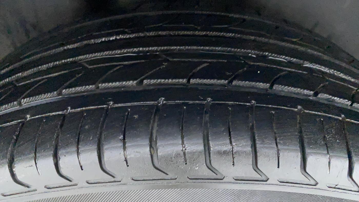 2016 Skoda Rapid 1.5 TDI AT STYLE PLUS, Diesel, Automatic, 92,419 km, Right Rear Tyre Tread