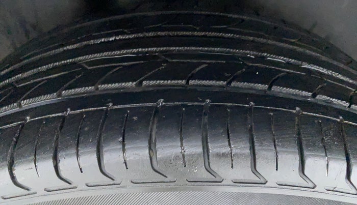 2016 Skoda Rapid 1.5 TDI AT STYLE PLUS, Diesel, Automatic, 92,419 km, Right Rear Tyre Tread