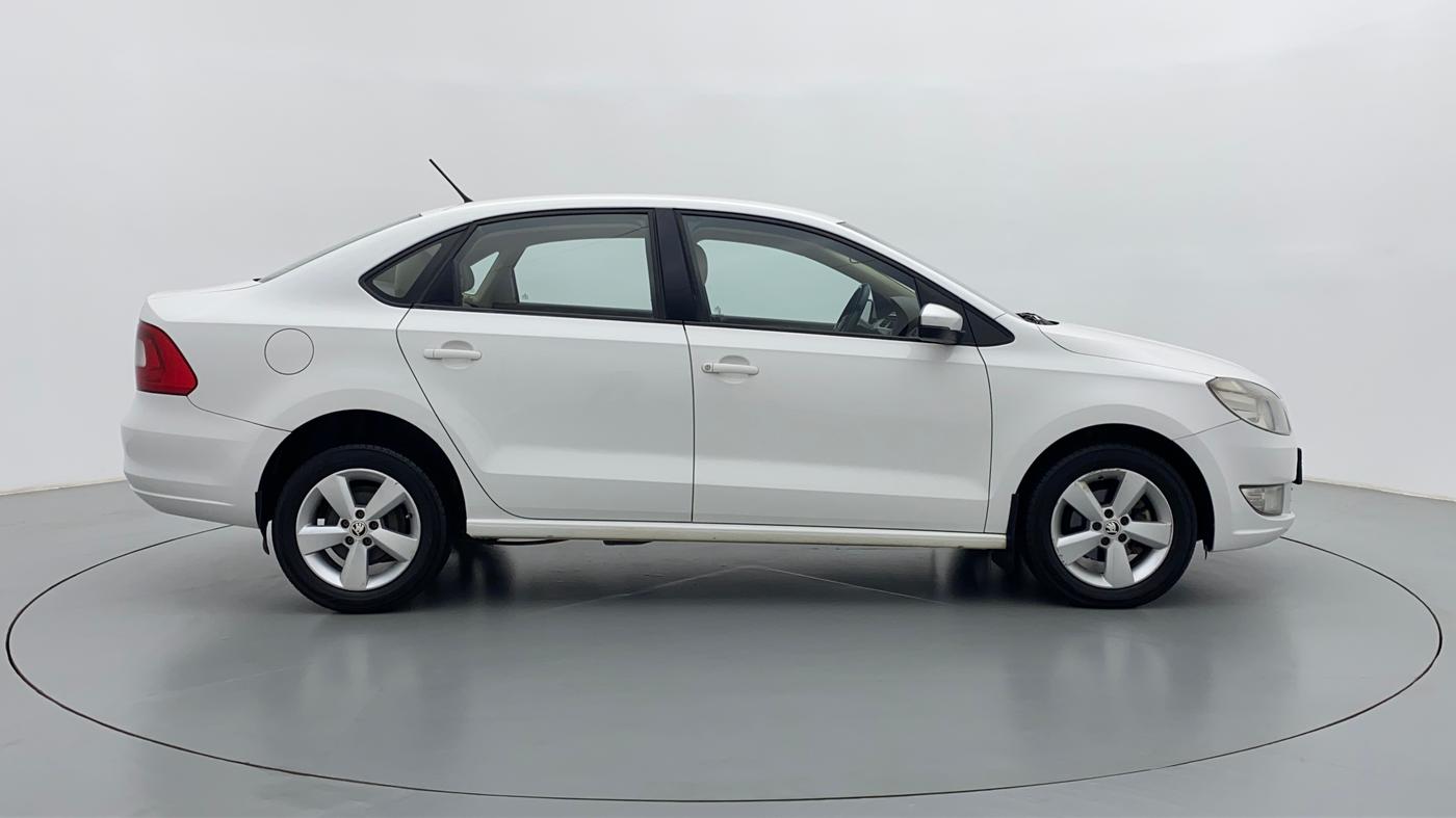 2016 Skoda Rapid 1.5 TDI AT STYLE PLUS, Diesel, Automatic, 92,419 km, Right Side