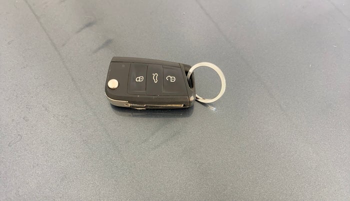 2019 Skoda Octavia L&K 1.8 TSI AT, Petrol, Automatic, 48,040 km, Key Close Up