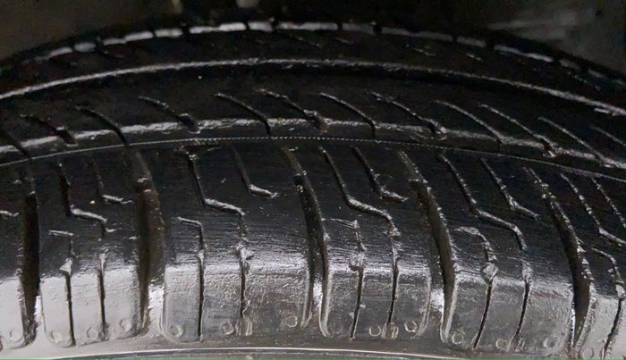 2012 Maruti Swift Dzire VDI BS IV, Diesel, Manual, 348 km, Right Front Tyre Tread