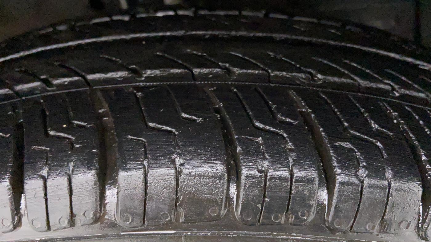 2012 Maruti Swift Dzire VDI BS IV, Diesel, Manual, 348 km, Left Front Tyre Tread