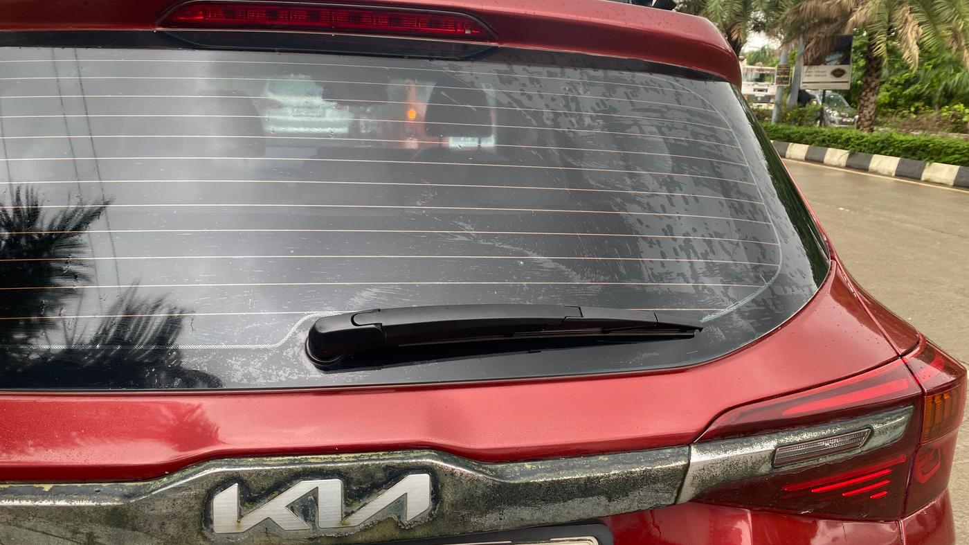 2021 KIA SELTOS HTX 1.5 PETROL, Petrol, Manual, 1,02,429 km, Rear Wiper