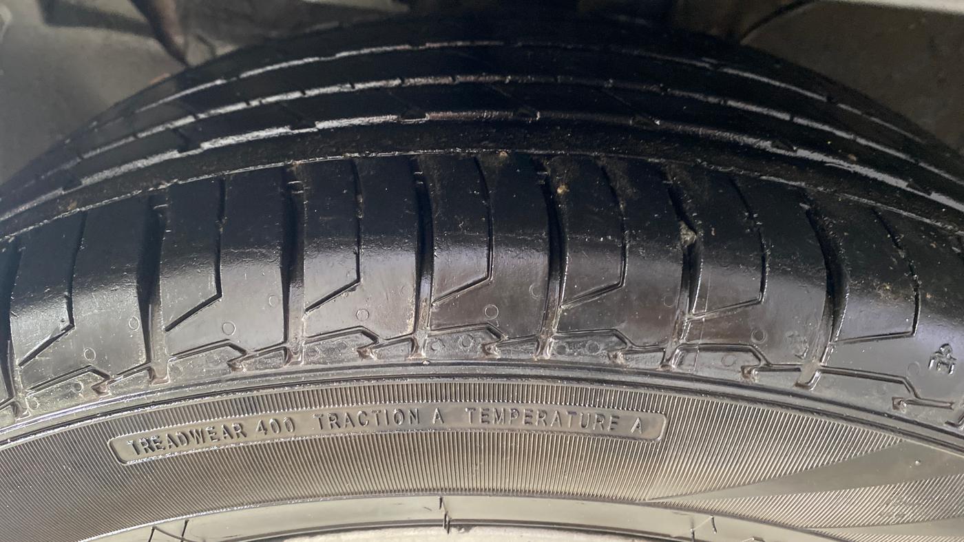 2021 KIA SELTOS HTX 1.5 PETROL, Petrol, Manual, 1,02,429 km, Left Front Tyre Tread