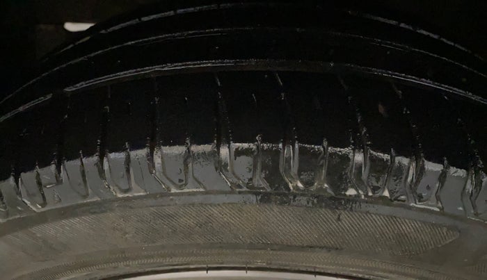 2019 Maruti Ertiga ZXI SHVS, Petrol, Manual, 30,528 km, Left Front Tyre Tread