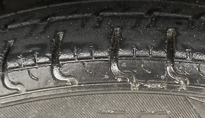 2017 Renault Kwid CLIMBER 1.0 AMT, Petrol, Automatic, 34,627 km, Left Front Tyre Tread