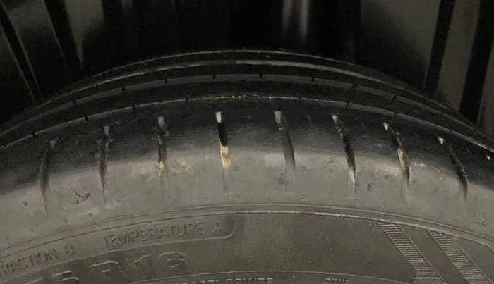 2023 Toyota Glanza G E-CNG, CNG, Manual, 45,863 km, Left Rear Tyre Tread