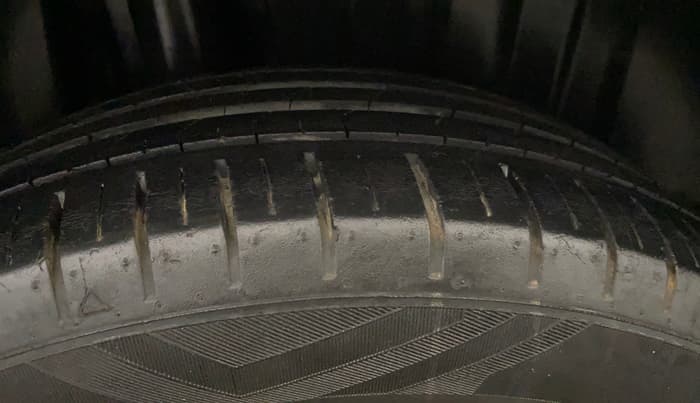 2023 Toyota Glanza G E-CNG, CNG, Manual, 45,863 km, Right Rear Tyre Tread