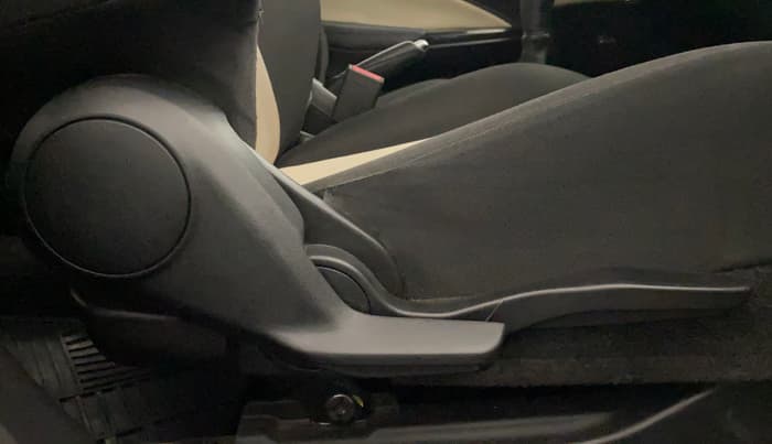 2023 Toyota Glanza G E-CNG, CNG, Manual, 45,863 km, Driver Side Adjustment Panel