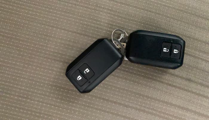 2023 Toyota Glanza G E-CNG, CNG, Manual, 45,863 km, Key Close Up