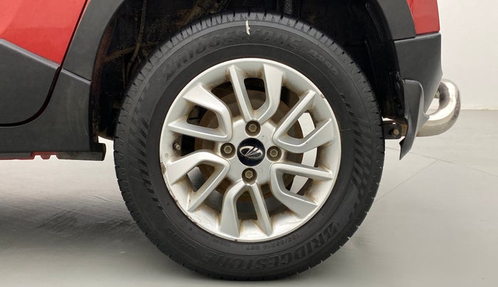 2016 Mahindra Kuv100 K8 6 STR, Petrol, Manual, 33,233 km, Left Rear Wheel