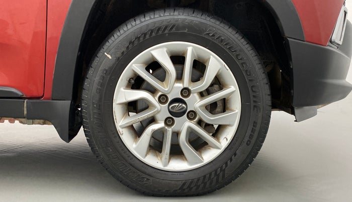 2016 Mahindra Kuv100 K8 6 STR, Petrol, Manual, 33,233 km, Right Front Wheel