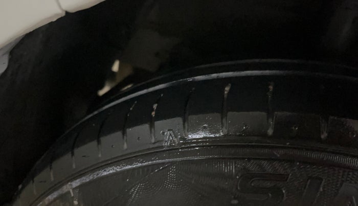 2015 Hyundai Grand i10 SPORTZ 1.2 KAPPA VTVT, Petrol, Manual, 23,597 km, Right Rear Tyre Tread