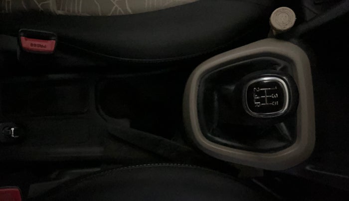 2015 Hyundai Grand i10 SPORTZ 1.2 KAPPA VTVT, Petrol, Manual, 23,597 km, Gear Lever