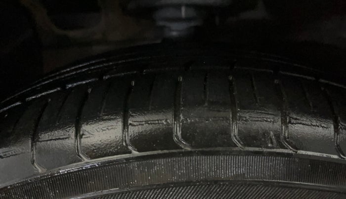 2015 Hyundai Grand i10 SPORTZ 1.2 KAPPA VTVT, Petrol, Manual, 23,597 km, Left Front Tyre Tread