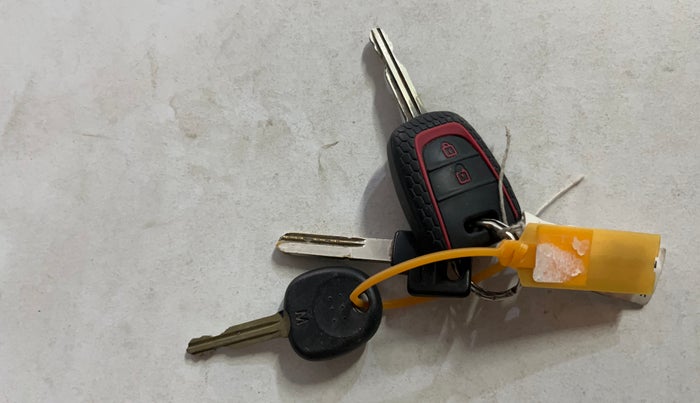 2015 Hyundai Grand i10 SPORTZ 1.2 KAPPA VTVT, Petrol, Manual, 23,597 km, Key Close Up