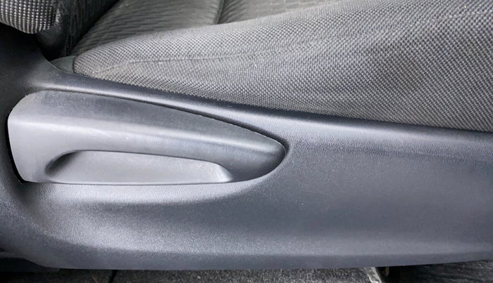 2016 Toyota Innova Crysta 2.4 GX 7 STR, Diesel, Manual, 26,183 km, Driver Side Adjustment Panel