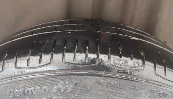 2016 Volkswagen Vento HIGHLINE 1.5 AT, Diesel, Automatic, 86,836 km, Left Rear Tyre Tread